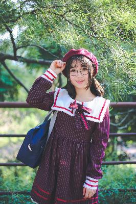 女生把球球给男生抓的视频